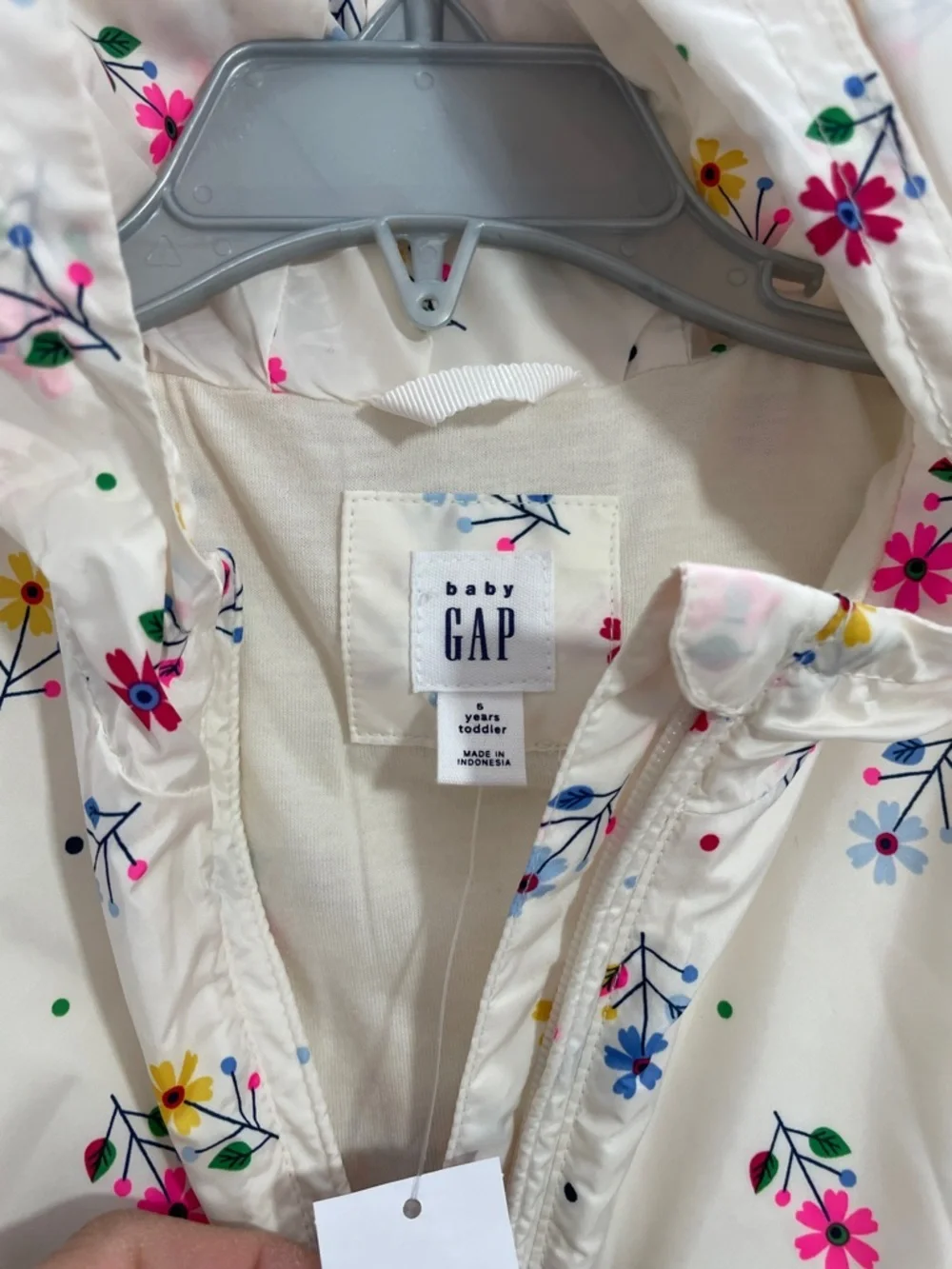 SALE! NWT GAP Cream Floral Hooded Rain Jacket with Multicolor Flowers Size 5T